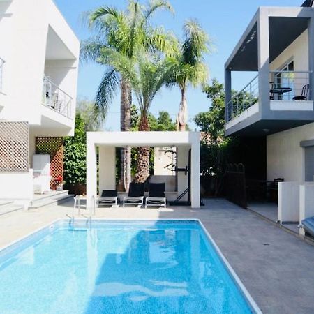 Amazing 2-Bedroom Apartment With Pool!! 레메소스 외부 사진