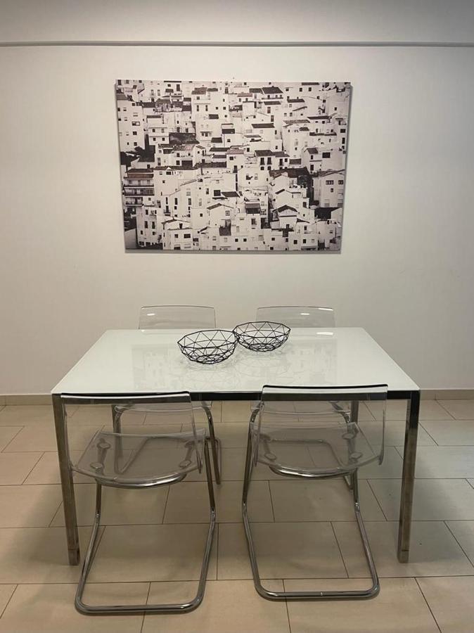 Amazing 2-Bedroom Apartment With Pool!! 레메소스 외부 사진