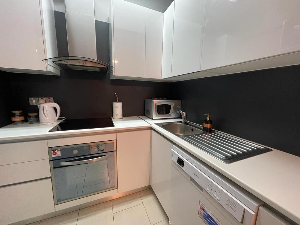 Amazing 2-Bedroom Apartment With Pool!! 레메소스 외부 사진
